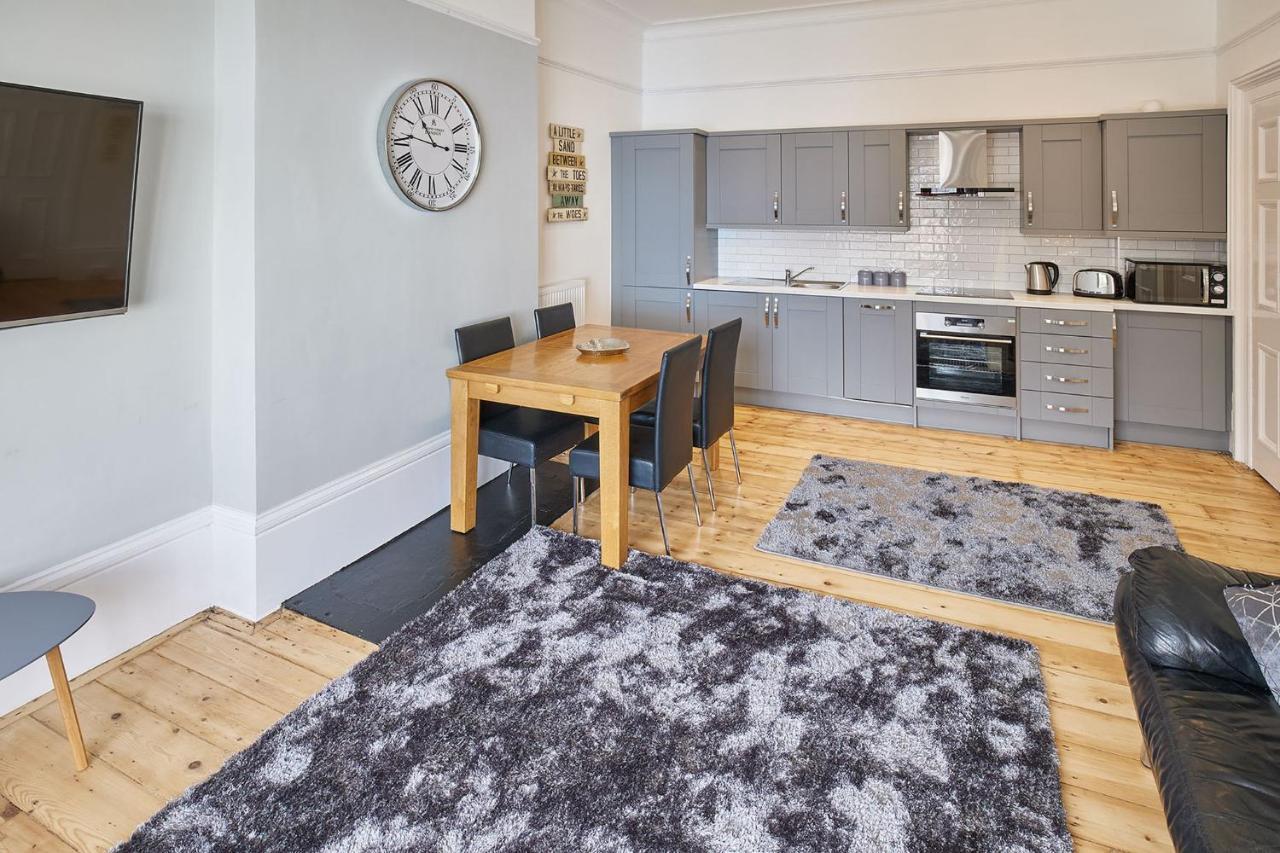 Apartment 3, Khyber Lodge Apartments Whitby Bagian luar foto